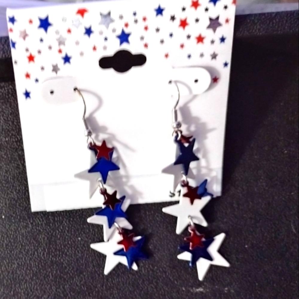 NWT dangle  STARS Red White Blue earrings french hook SILVERTONE